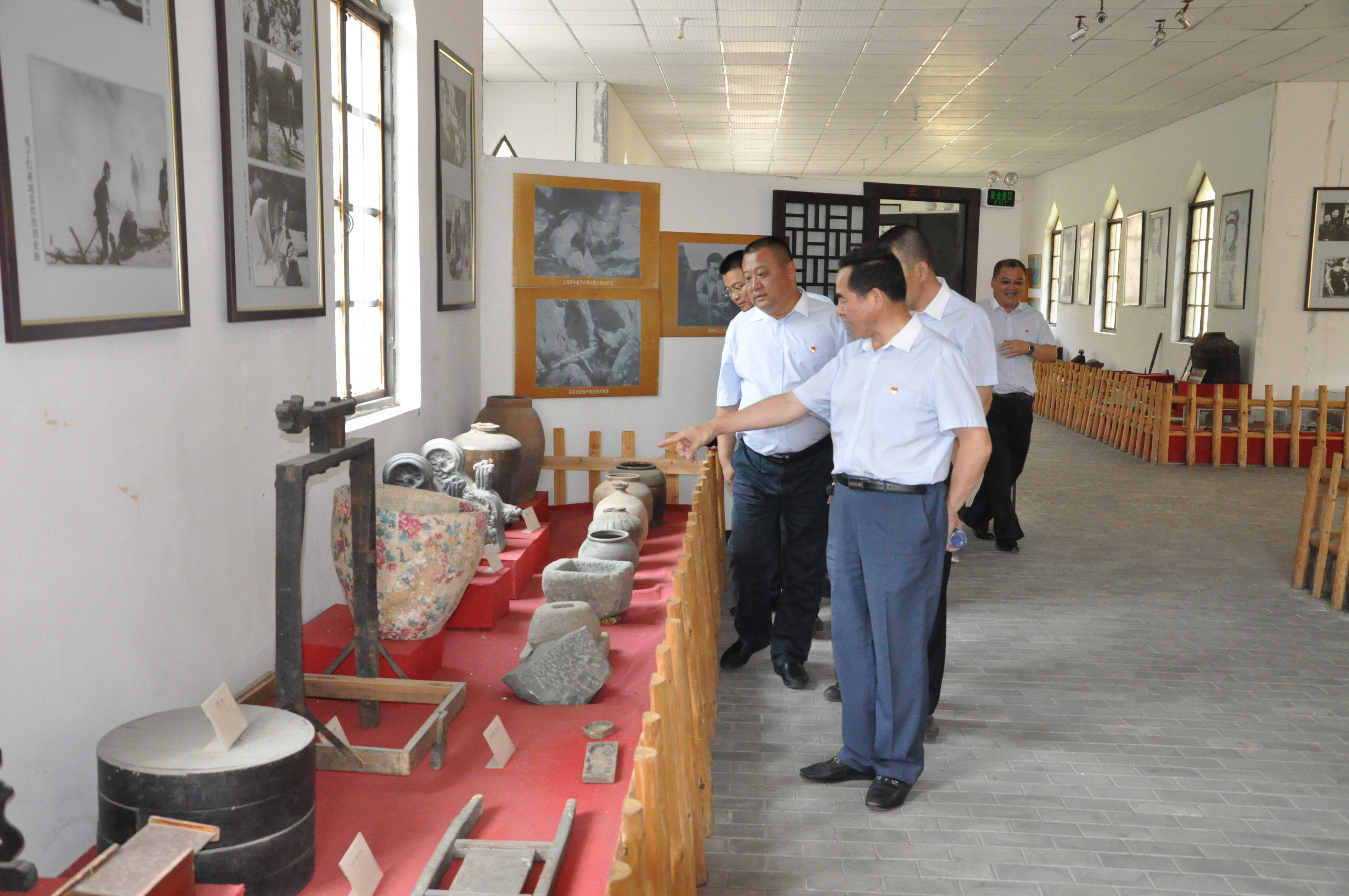 公司黨員赴海陽地雷戰(zhàn)紀念館參觀學(xué)習(xí)